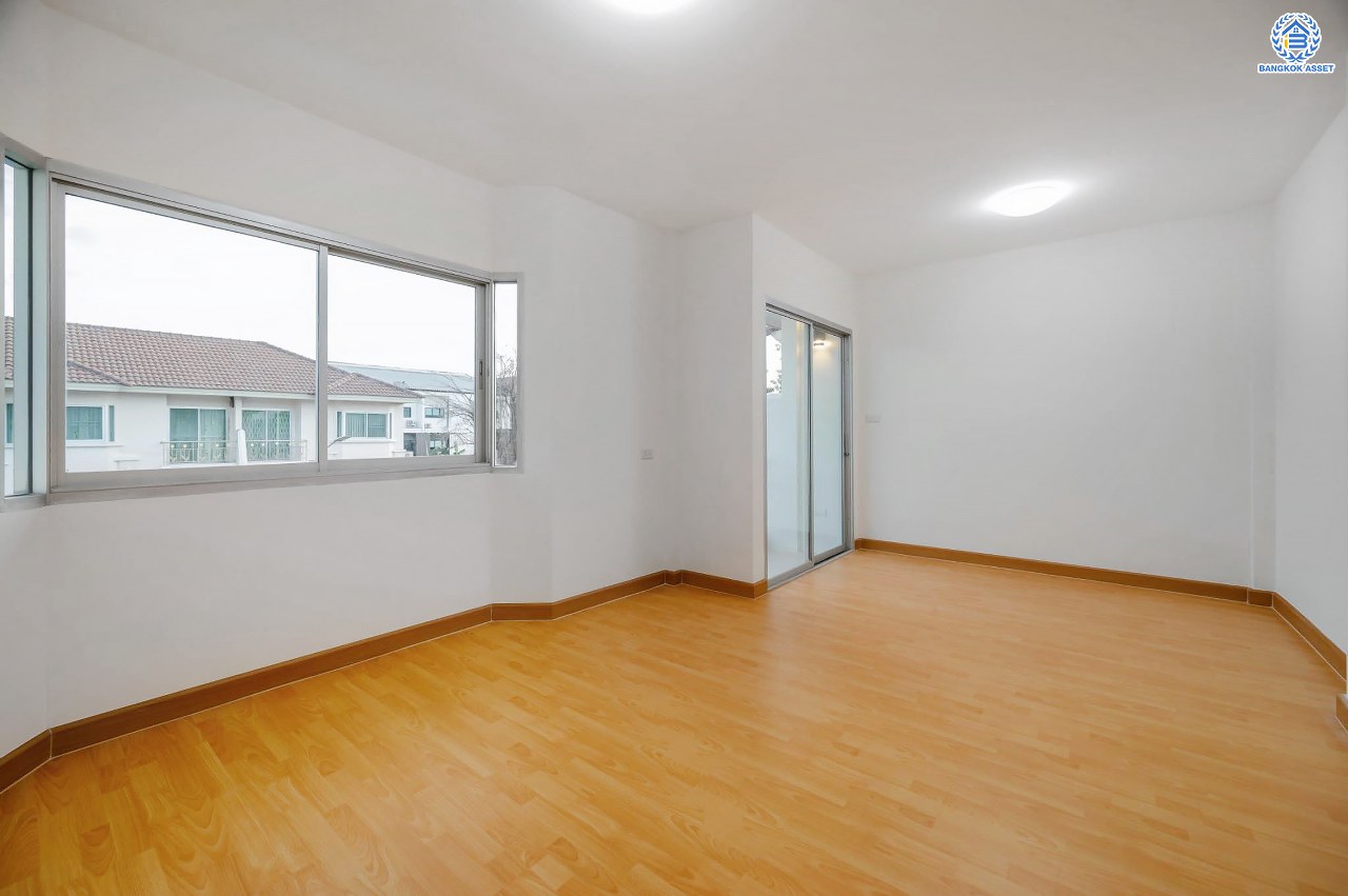 บ้านมือสองตกแต่งใหม่ โครงการ ศุภาลัยวิลล์ วงศ์สว่าง พร้อมอยู่ เนื้อที่ 24.2 ตร.ว. ฟังก์ชัน 3 ห้องนอน 3 ห้องน้ำ จอดรถได้ 2 คัน บนสุดยอดทำเล เชื่อมต่อได้หลายเส้นทาง ทั้งถนนกรุงเทพ-นนทบุรี, ถนนวงศ์สว่าง, ถนนนครอินทร์ และถนนติวานนท์ ใกล้จุดขึ้นทางด่วนงามวงศ์วาน รถไฟฟ้าสายสีม่วง "สถานีแยกติวานนท์" และ "สถานีกระทรวงสาธารณสุข"